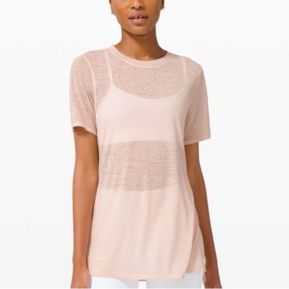 Lululemon uncovered tee in silk rose